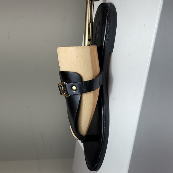 BCBG Athena black leather with gold hardware size 8.5M - Picture 5 of 8